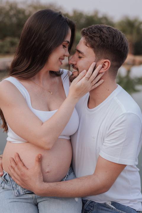 Ensaio de gestante no campo'