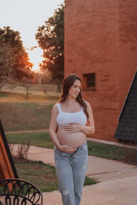 Ensaio de gestante ao ar livre'