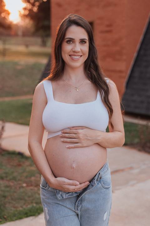 Ensaio de gestante ao ar livre'