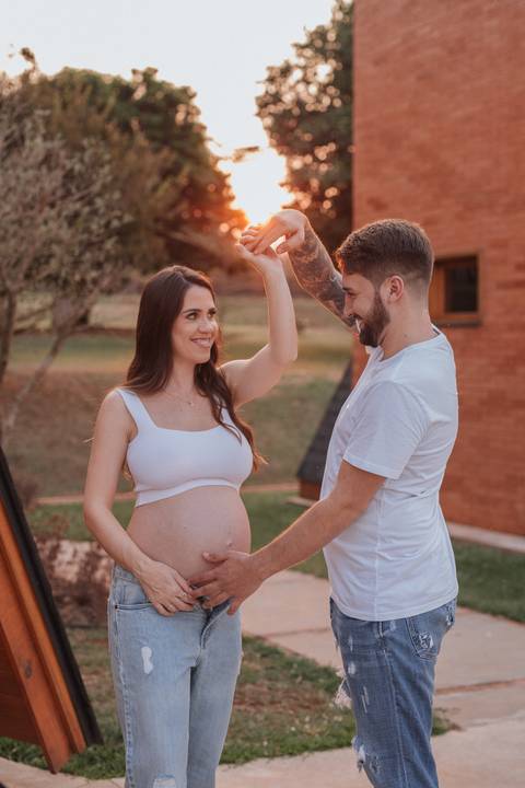 Ensaio de gestante ao ar livre'