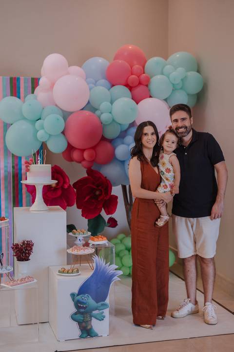 Aniversário infantil com tema de Trolls'