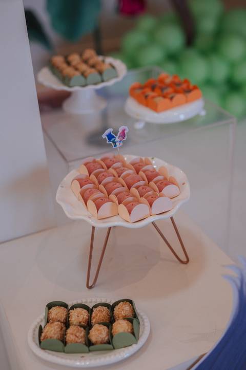 Aniversário infantil com tema de Trolls'