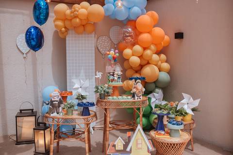 Aniversário infantil com tema UP ALTAS AVENTURAS'