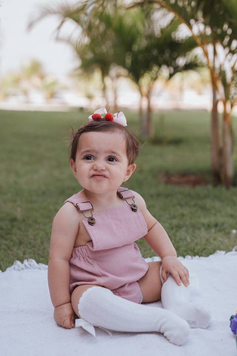 Smash the cake para meninas no campo'