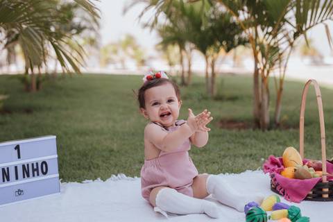 Smash the cake para meninas no campo'