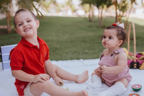 Smash the cake para meninas no campo'