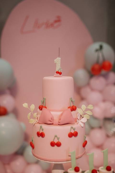 Aniversário infantil com tema de cereja'
