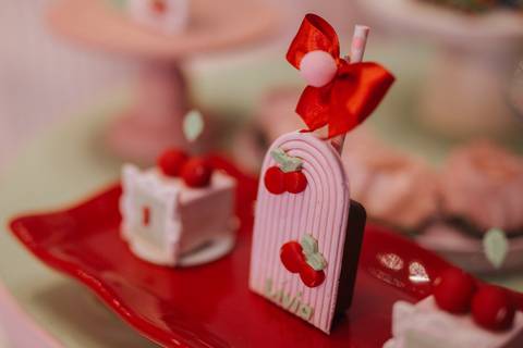 Aniversário infantil com tema de cereja'