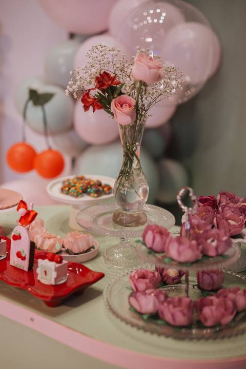 Aniversário infantil com tema de cereja'