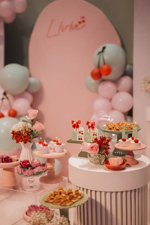 Aniversário infantil com tema de cereja'