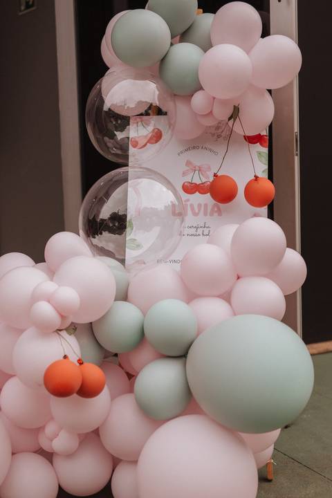 Aniversário infantil com tema de cereja'