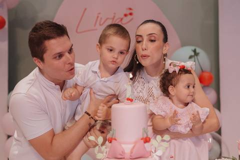 Aniversário infantil com tema de cereja'