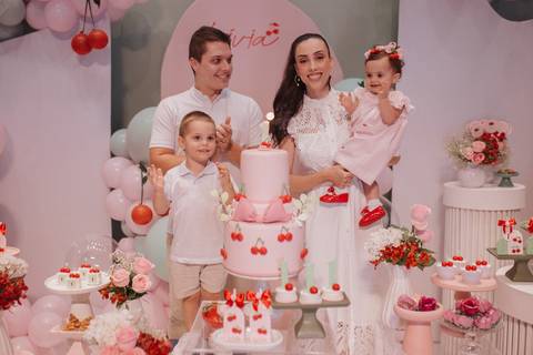 Aniversário infantil com tema de cereja'