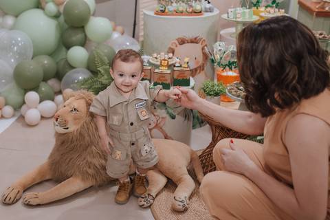 Aniversário infantil com tema de safari'