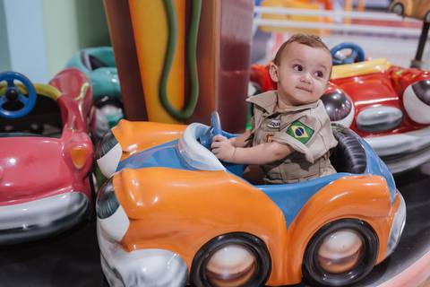 Aniversário infantil com tema de safari'