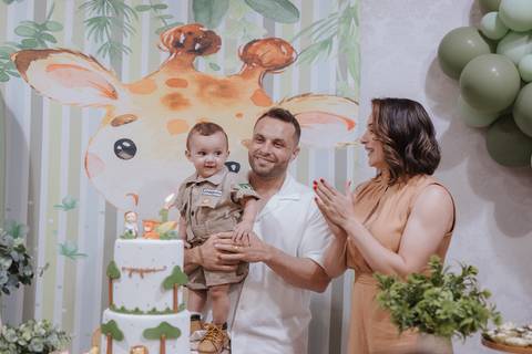 Aniversário infantil com tema de safari'