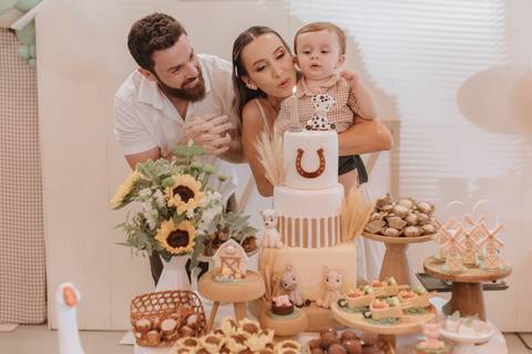 Aniversário infantil com tema de fazenda'