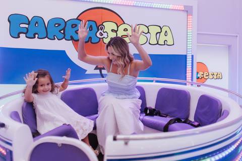 Aniversário infantil com tema de pequena sereia'