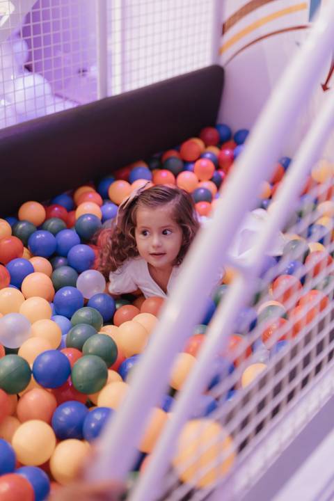 Aniversário infantil com tema de pequena sereia'