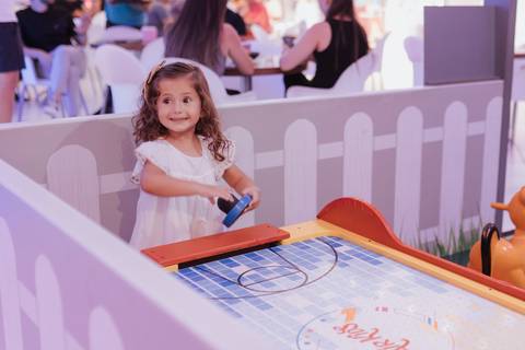 Aniversário infantil com tema de pequena sereia'