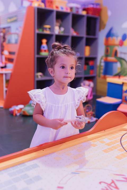 Aniversário infantil com tema de pequena sereia'