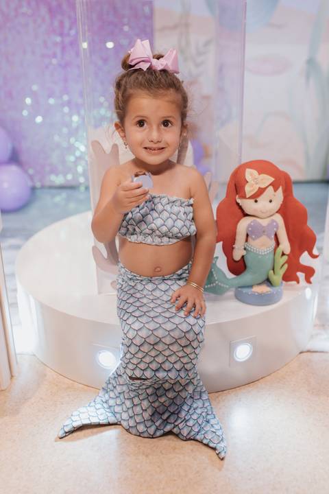 Aniversário infantil com tema de pequena sereia'