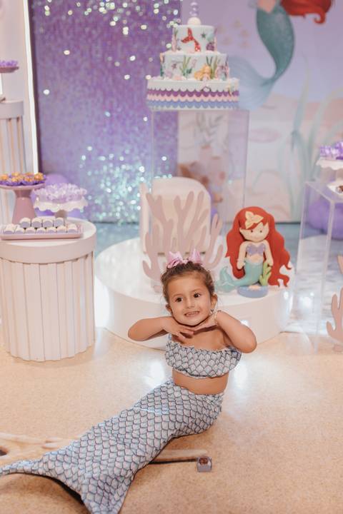 Aniversário infantil com tema de pequena sereia'
