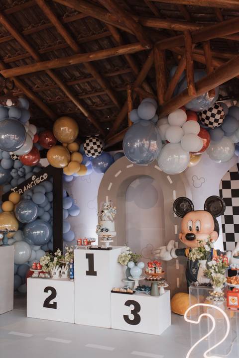 Aniversário de 2 anos com tema de Mickey'