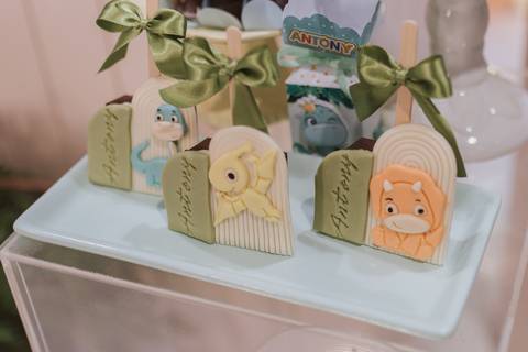 Aniversário infantil com tema de dinossauro '