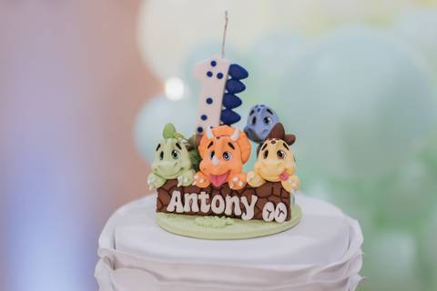 Aniversário infantil com tema de dinossauro '