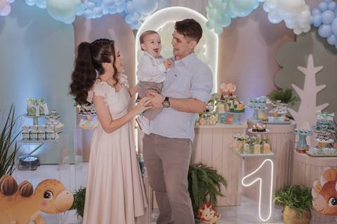 Aniversário infantil com tema de dinossauro '