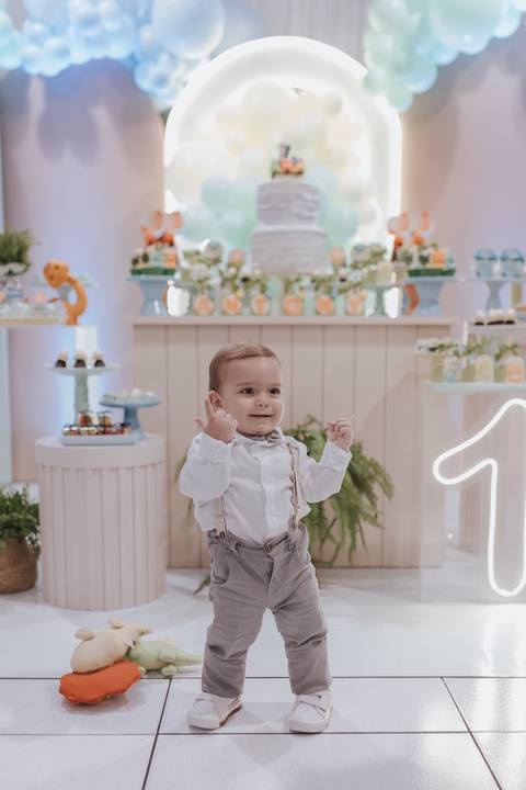 Aniversário infantil com tema de dinossauro '