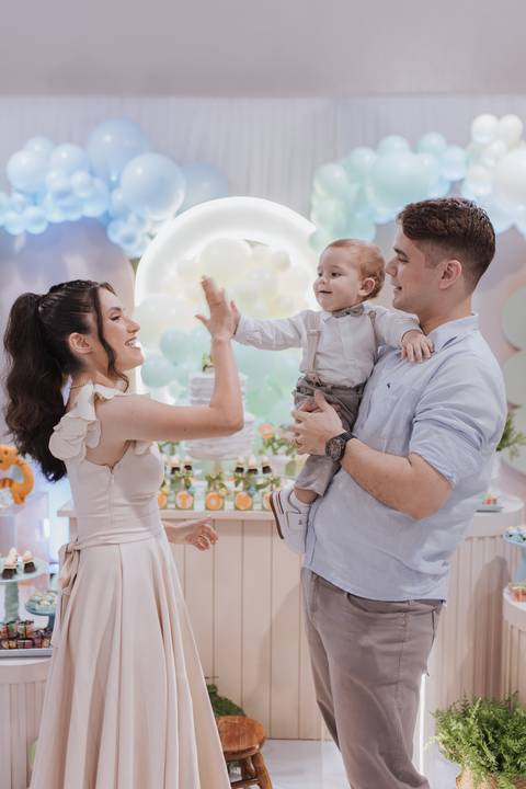 Aniversário infantil com tema de dinossauro '