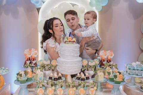 Aniversário infantil com tema de dinossauro '