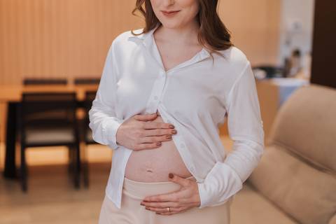 ensaio de gestante em casa'