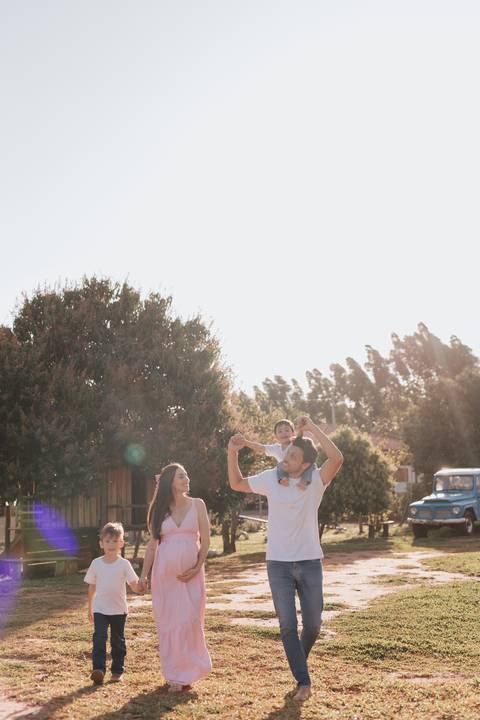 ensaio de gestante no campo '