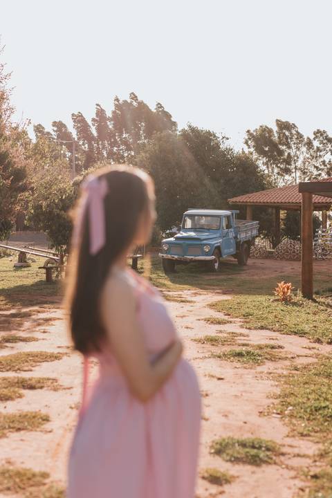 ensaio de gestante no campo '