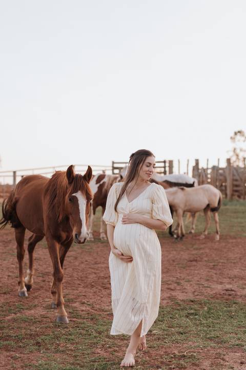 ensaio de gestante no campo '