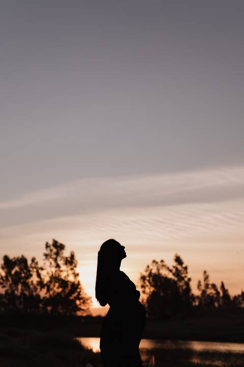 ensaio de gestante no campo '