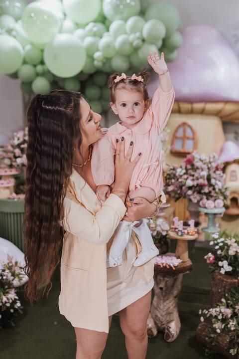 Aniversário infantil com tema de floresta encantada'