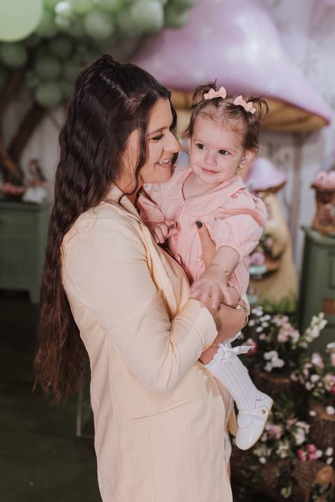 Aniversário infantil com tema de floresta encantada'