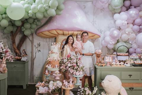 Aniversário infantil com tema de floresta encantada'