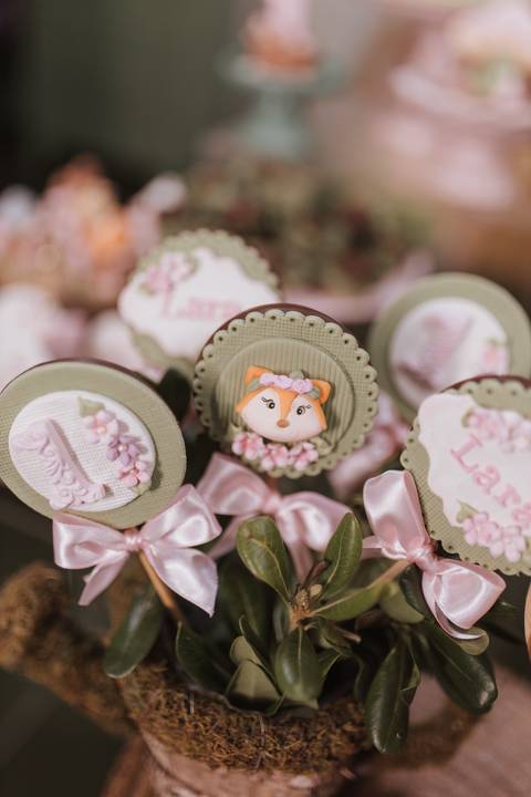 Aniversário infantil com tema de floresta encantada'