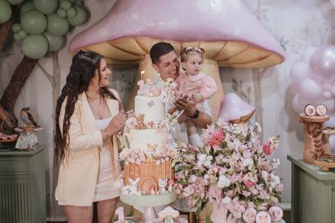 Aniversário infantil com tema de floresta encantada'