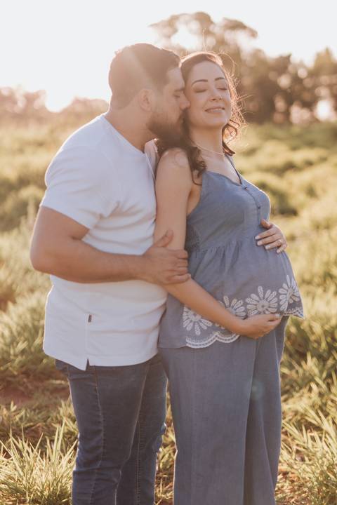 ensaio de gestante no campo '