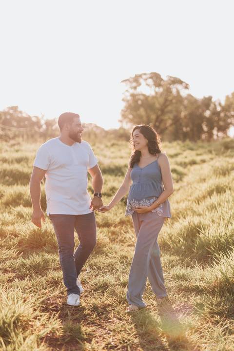ensaio de gestante no campo '