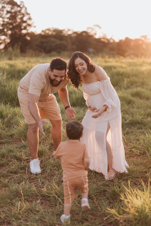 ensaio de gestante no campo '