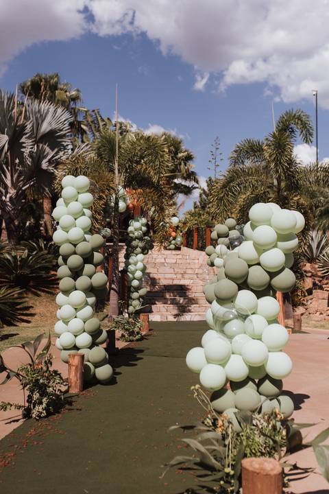 Decoração de aniversário de 1 ano com tema de bosque'