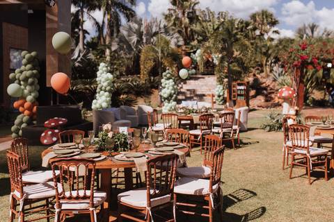 Decoração de aniversário de 1 ano com tema de bosque'