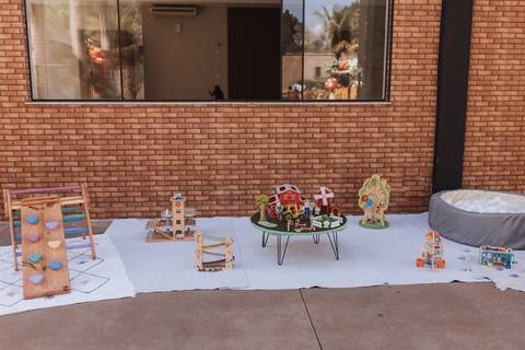 Decoração de aniversário de 1 ano com tema de bosque'